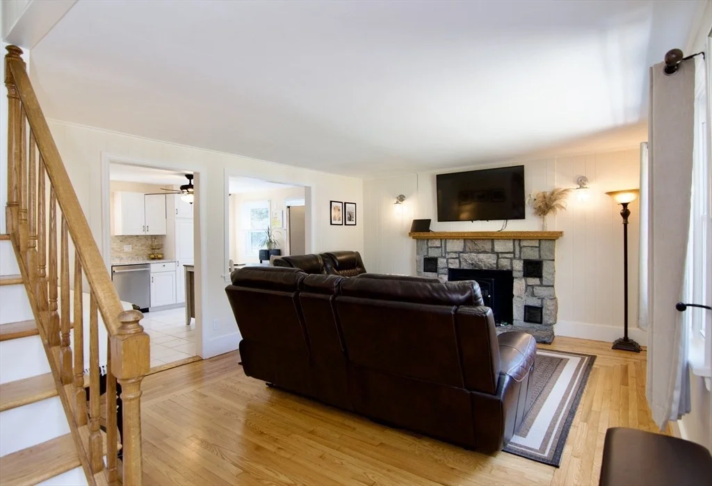 Photo of 48 Booth Rd