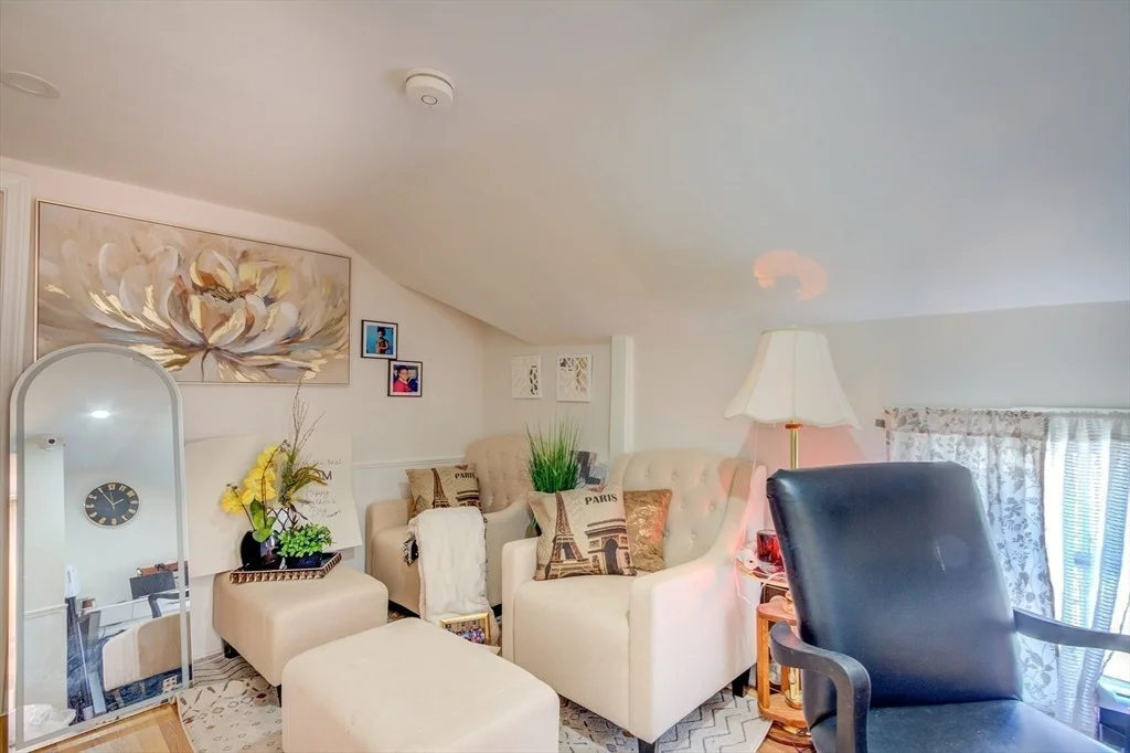 Photo of 546 Snell St