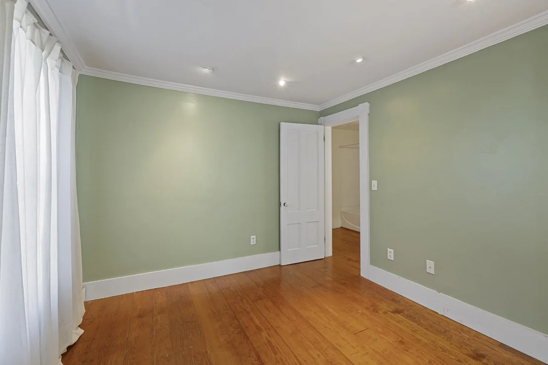 Photo of 10 Spring St