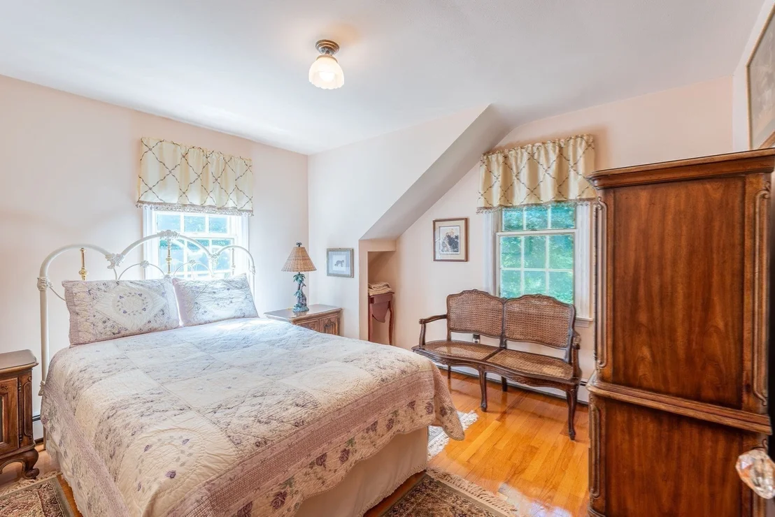 Photo of 120 Rolling Ridge Rd