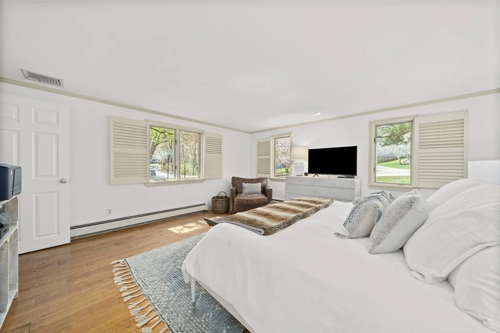 Photo of 9 Locust