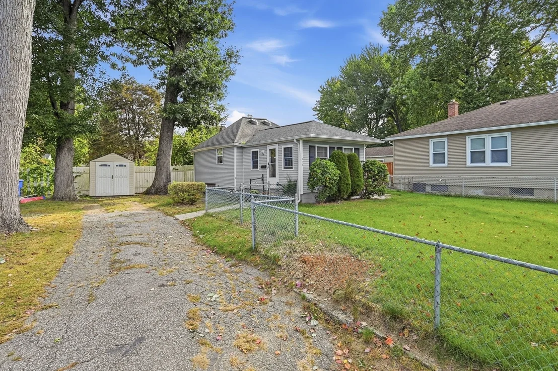 Photo of 215 Eddy St