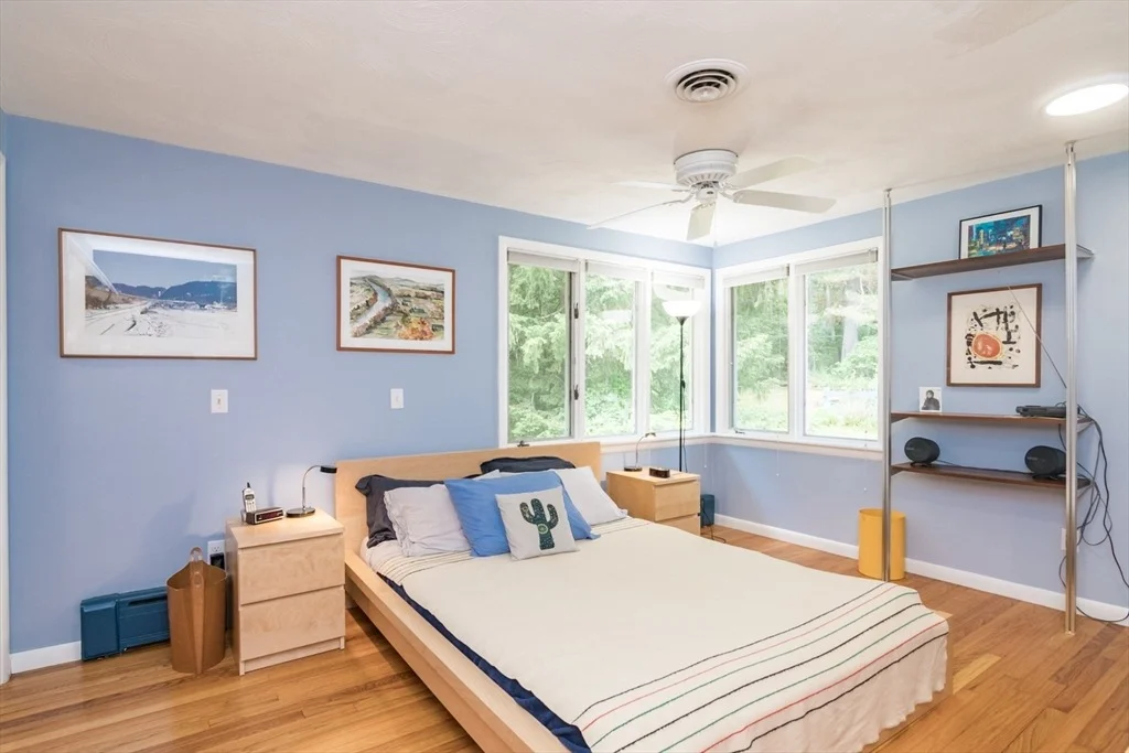 Photo of 669 Westhampton Rd
