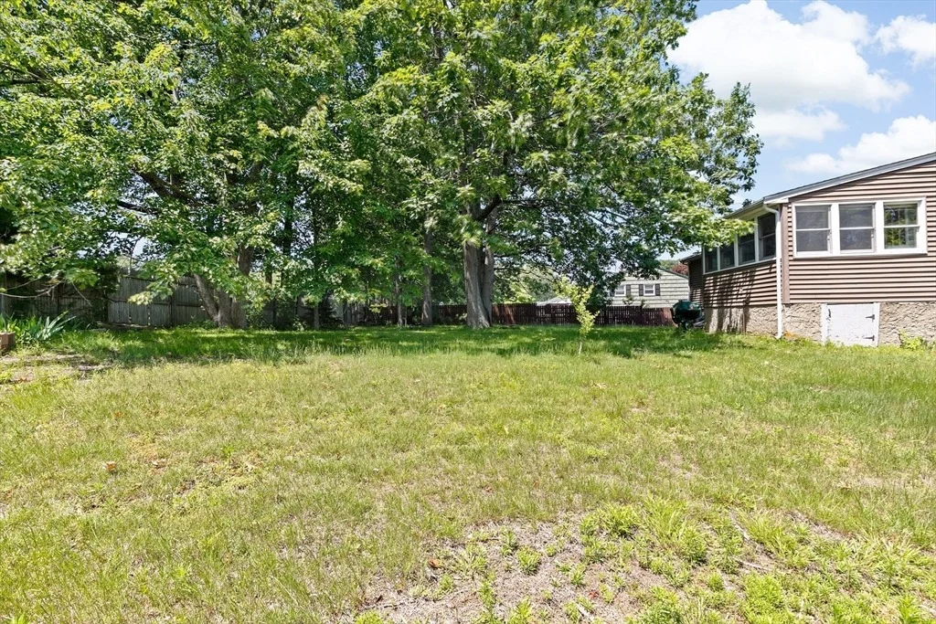 Photo of 16 Niles Rd