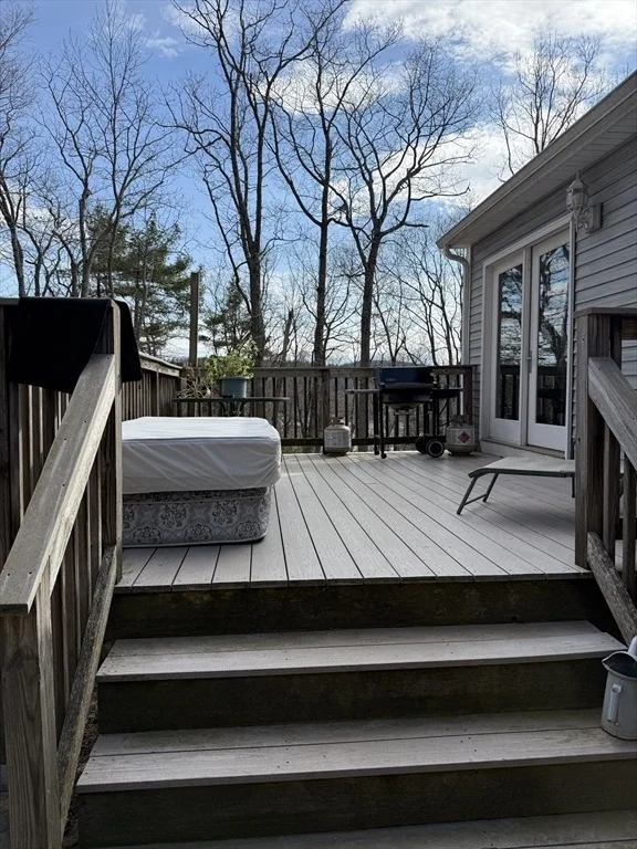 Photo of 335 Mashapaug Rd