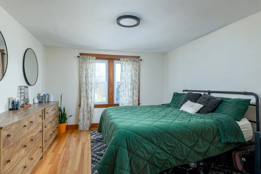Photo of 42 Maple Ave