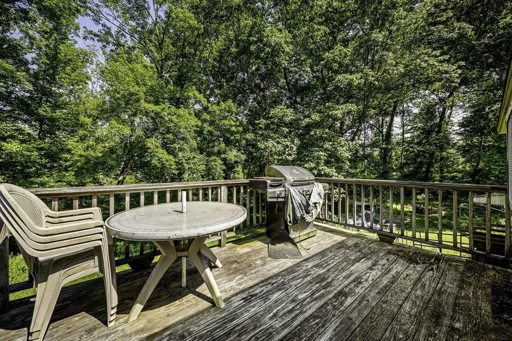 Photo of 800 Town Farm Rd