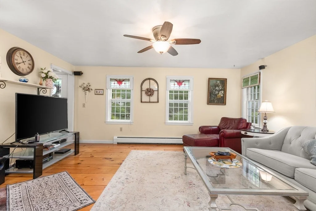 Photo of 7 Barnside Ln