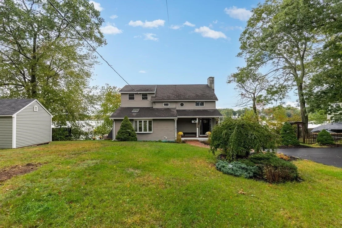 Photo of 35 Lakeside Blvd