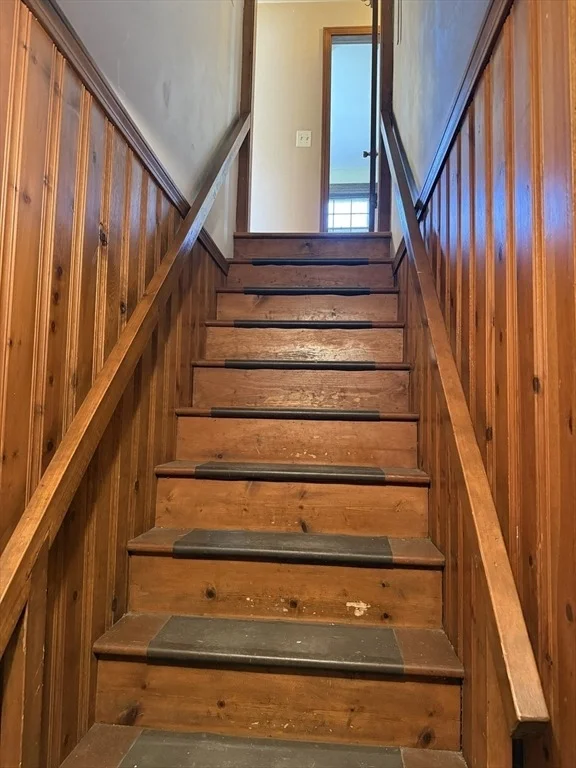 Photo of 89 Oakcrest Drive