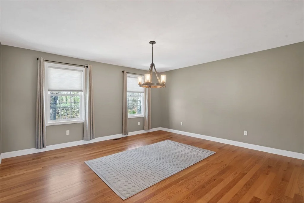 Photo of 219 River Rd