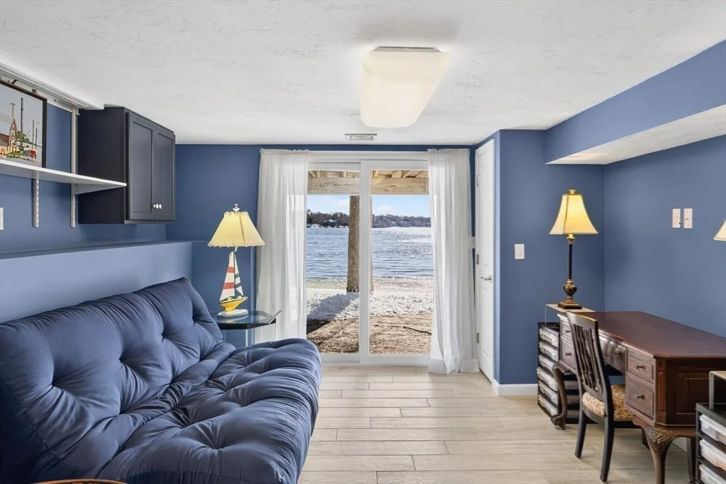 Photo of 357 Lakeside Drive West