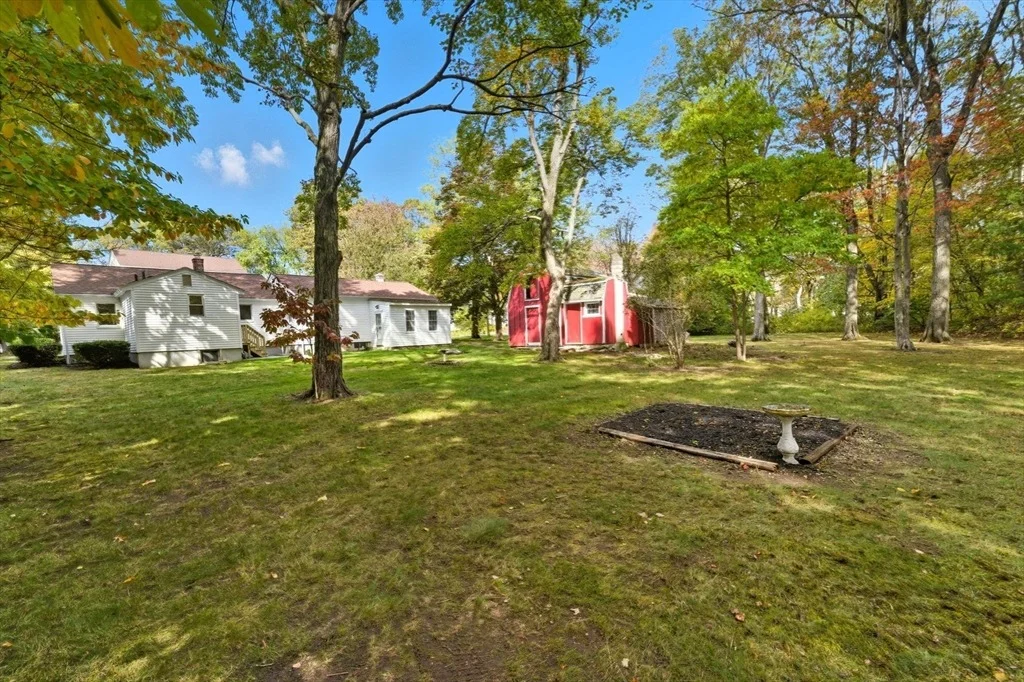 Photo of 8 Colonial Rd.