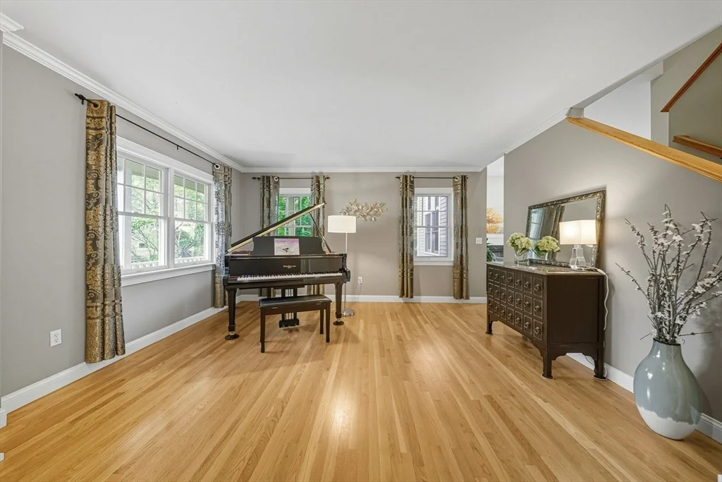 Photo of 6 Bittersweet Ln