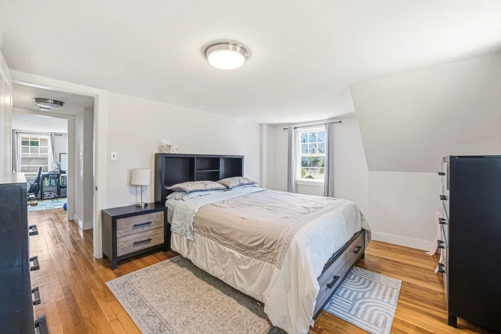 Photo of 4 Newhall Ave