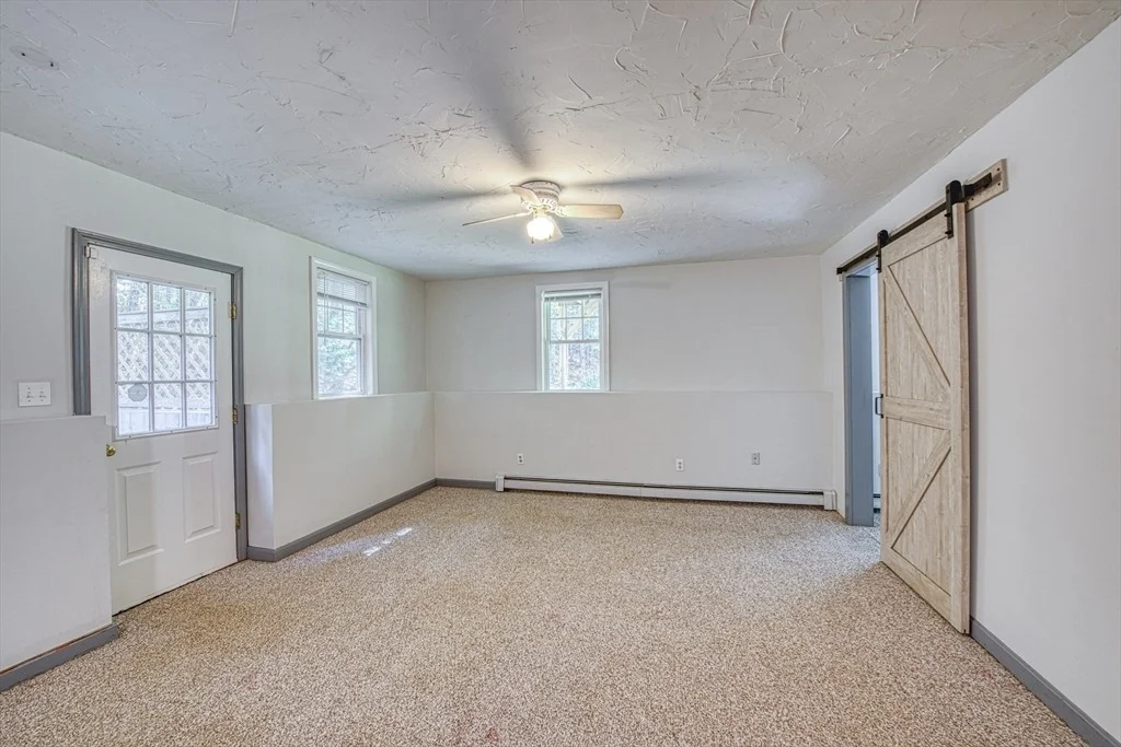 Photo of 6 Daniel Dr