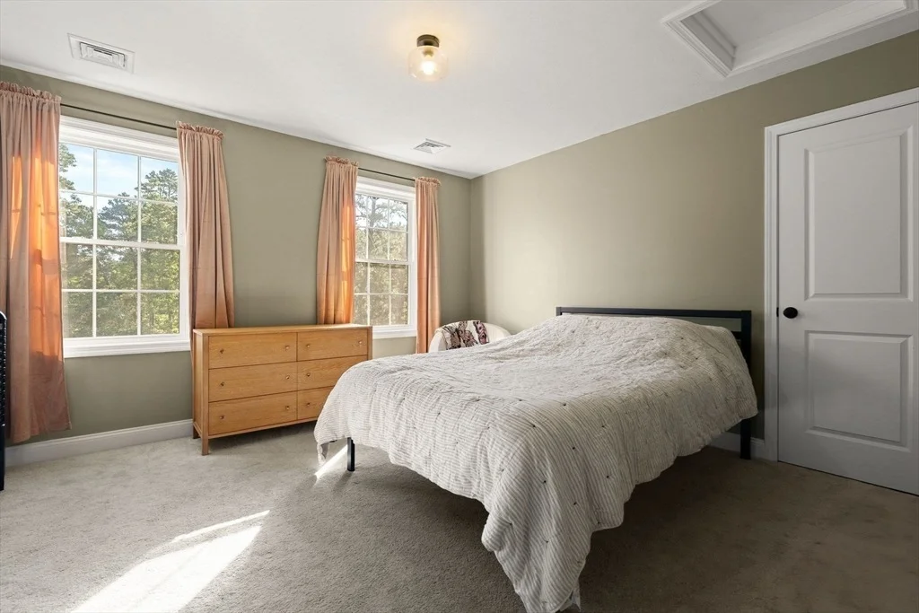 Photo of 17 Pond Edge Trl
