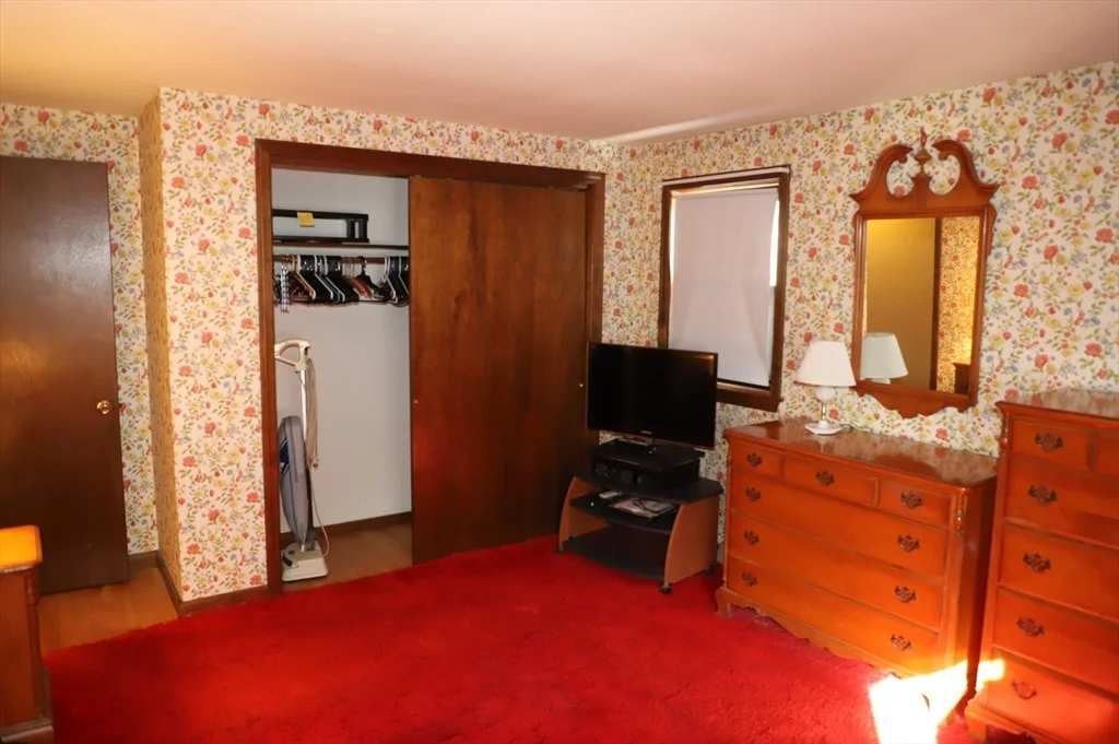 Photo of 208 Tamarack Drive