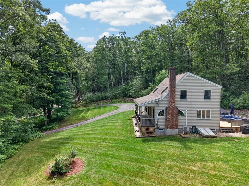 Photo of 170 Queen Lake Rd