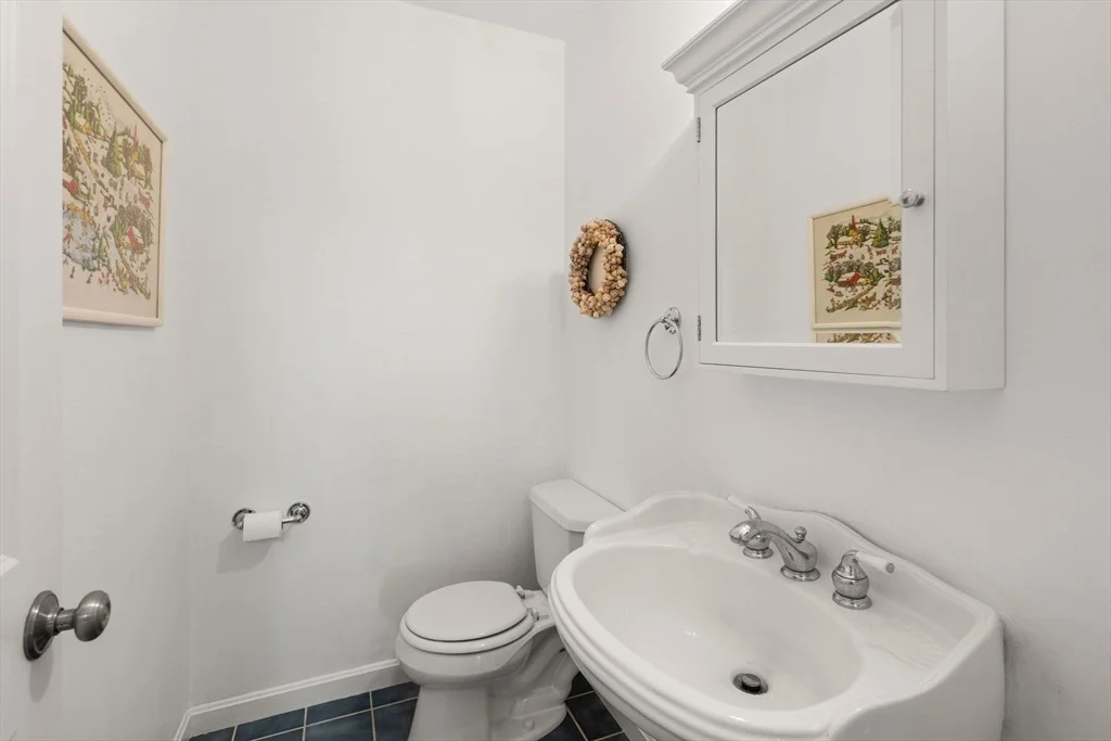 Photo of 8 Friendship Ln