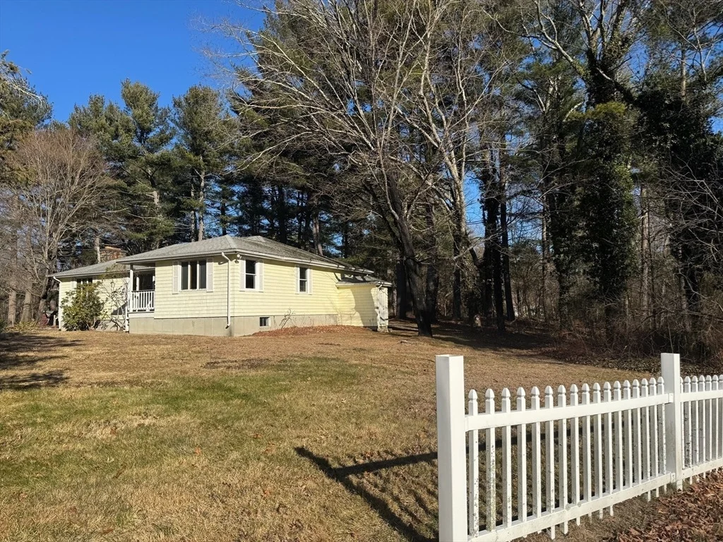 Photo of 31 Cemetery St