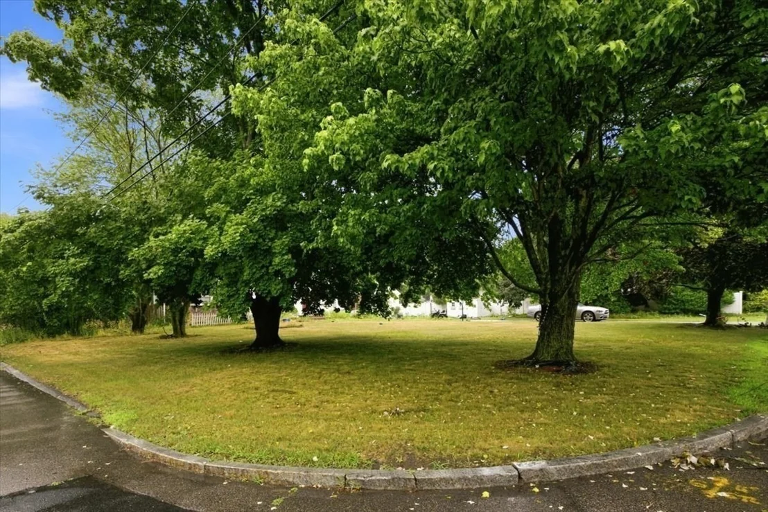 Photo of 1 Mohawk Dr