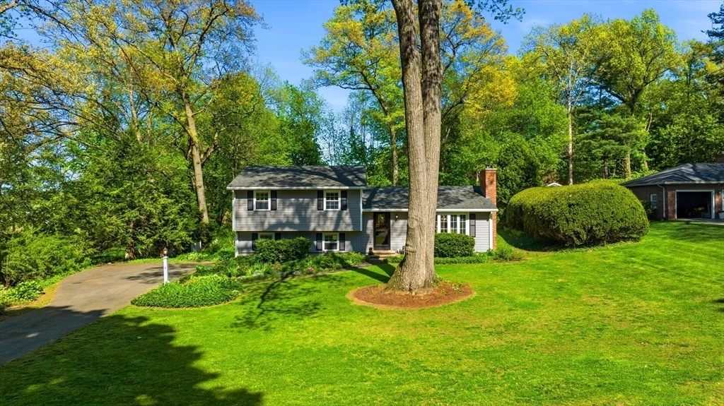 Photo of 9 Meadowbrook Drive