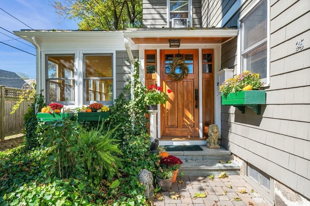 Photo of 35 Cogswell Ave