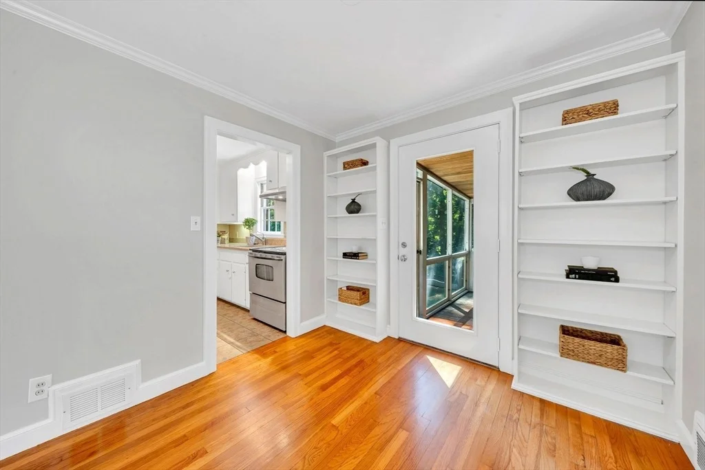 Photo of 43 Plain Rd
