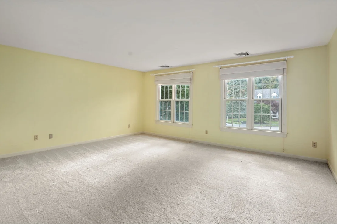 Photo of 9 Fieldstone Dr