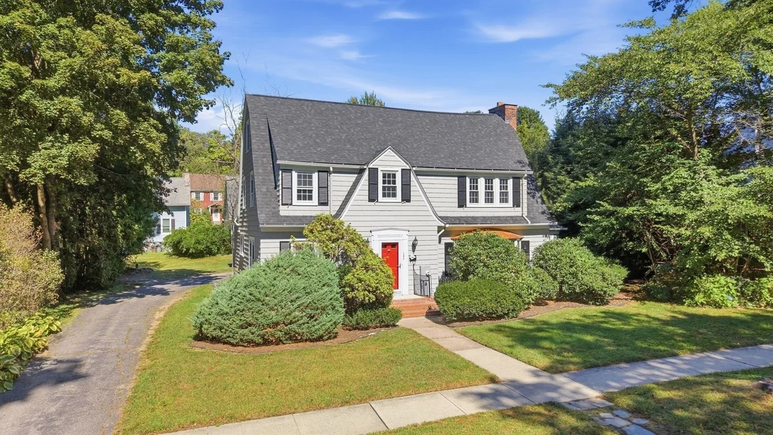 Photo of 128 Meadowbrook Rd