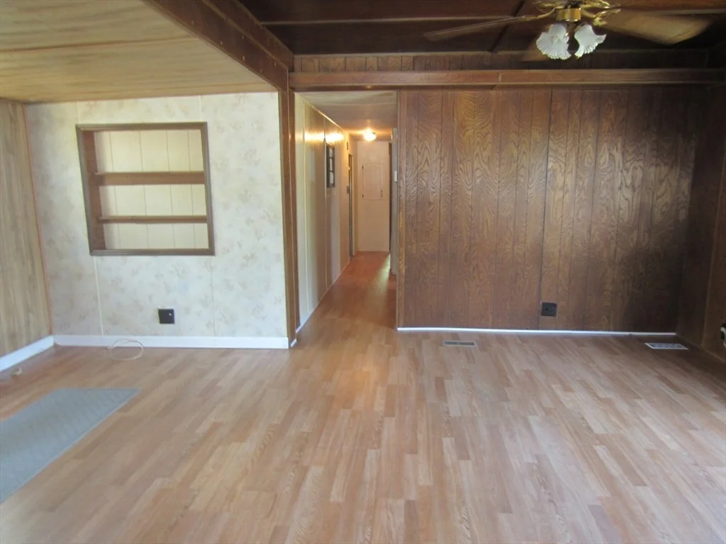 Photo of 8 Kristen Ln