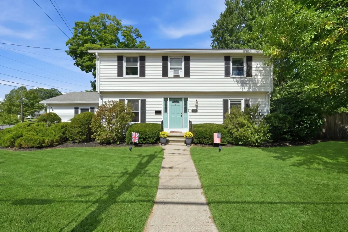 Photo of 380 Plumtree Rd