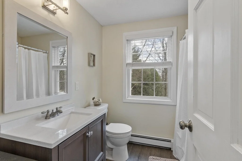 Photo of 19 Fieldstone Dr