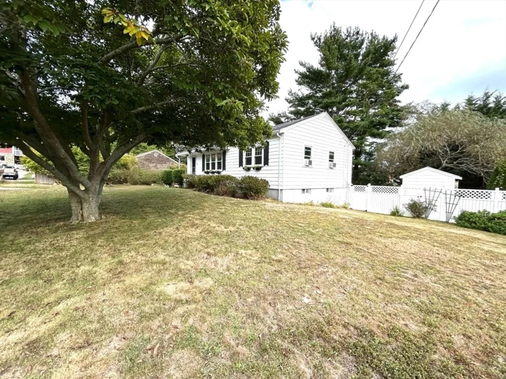 Photo of 18 Hunt Way