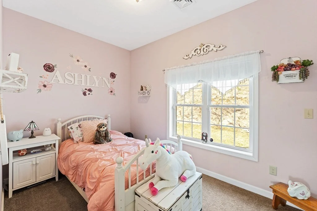 Photo of 99 Cournoyer Blvd