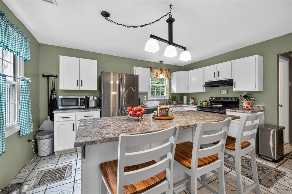 Photo of 165 Pepperell Rd