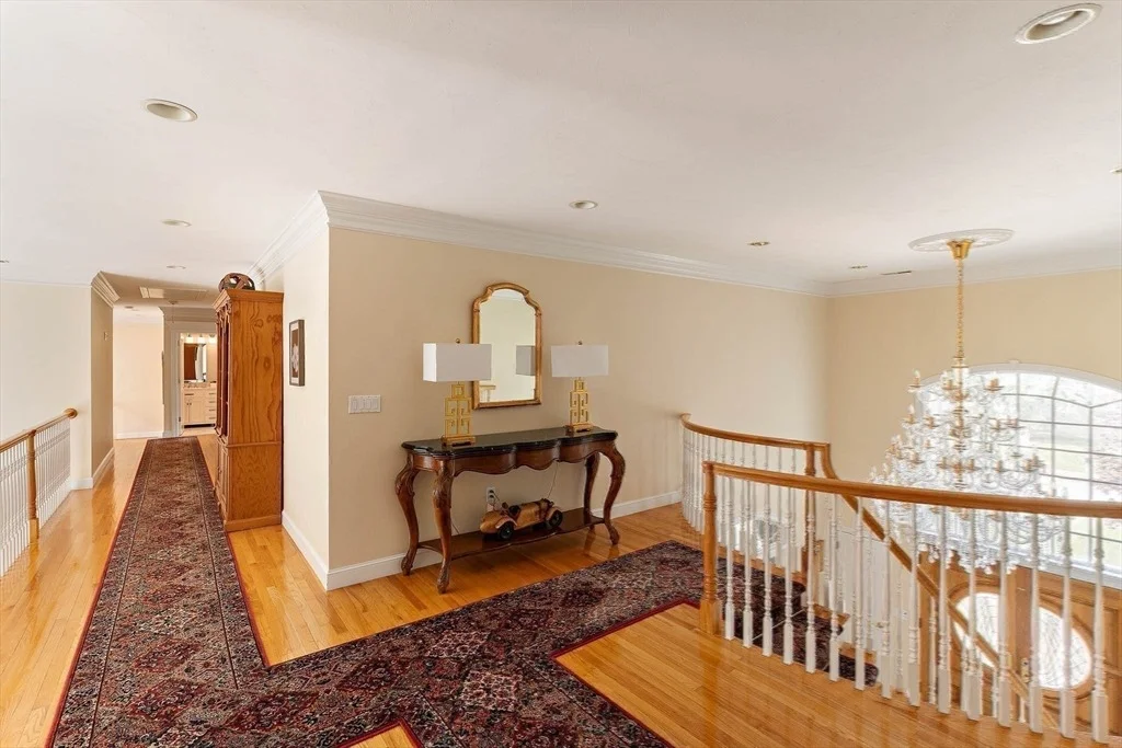 Photo of 8 Buttonwood Dr