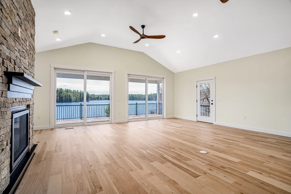 Photo of 74 Lakeshore Dr