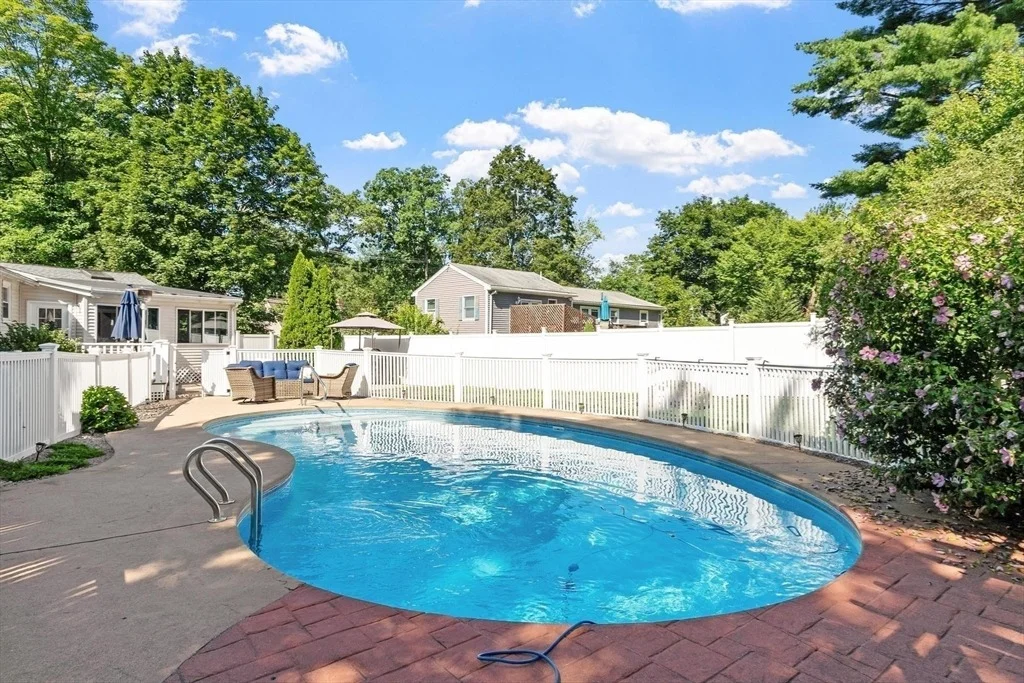 Photo of 2 Stratton Dr
