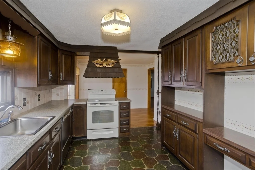Photo of 83 Mayflower Ave