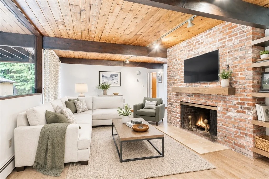 Photo of 64 Woodside Rd