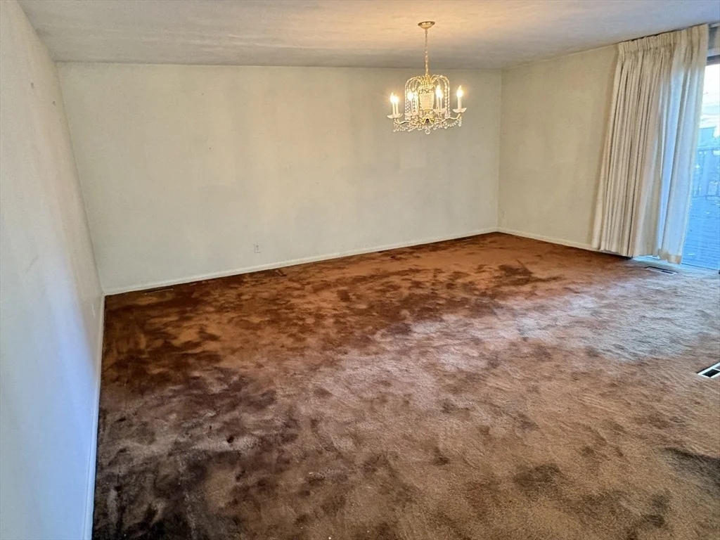 Photo of 121 West Meadowview Road