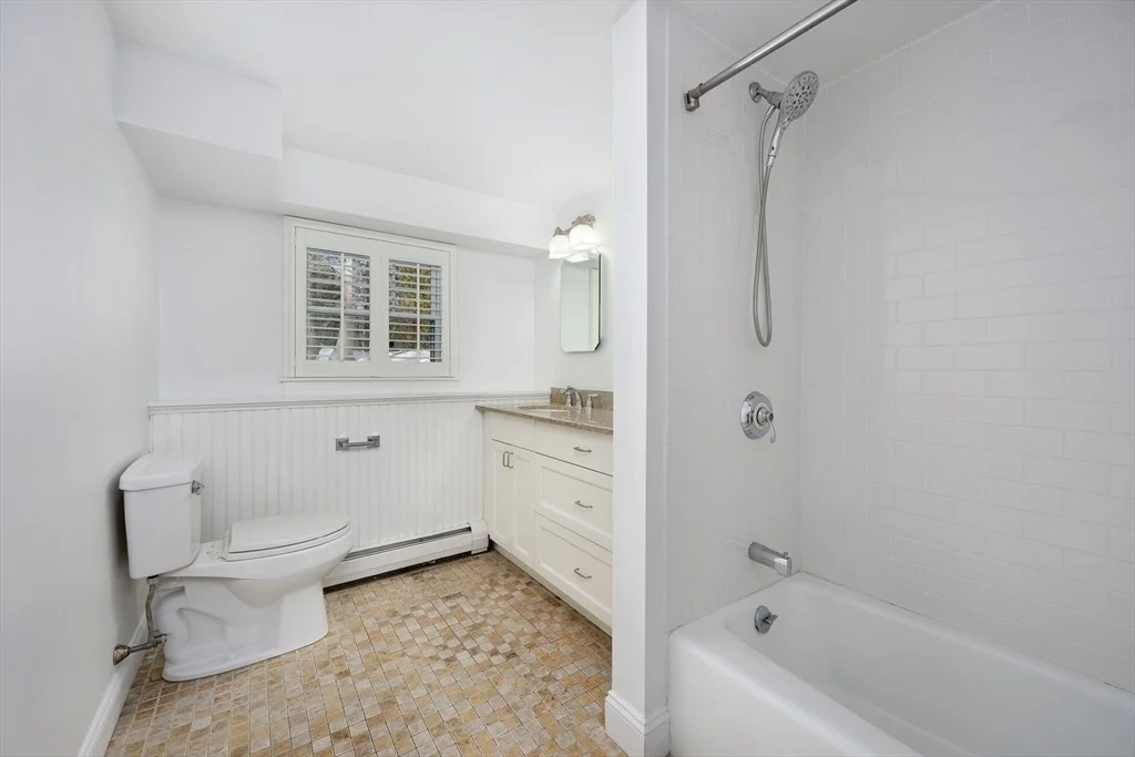 Photo of 103 Pine Tree Dr