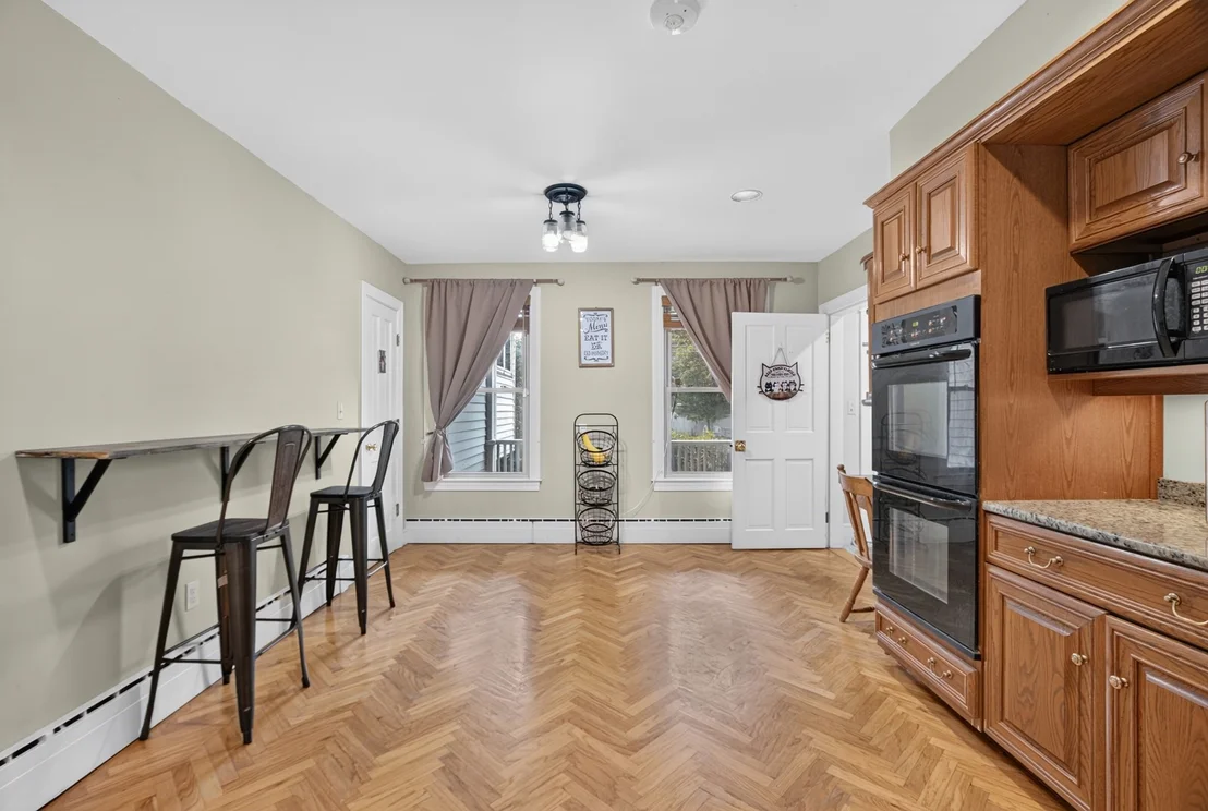 Photo of 141 Chestnut St