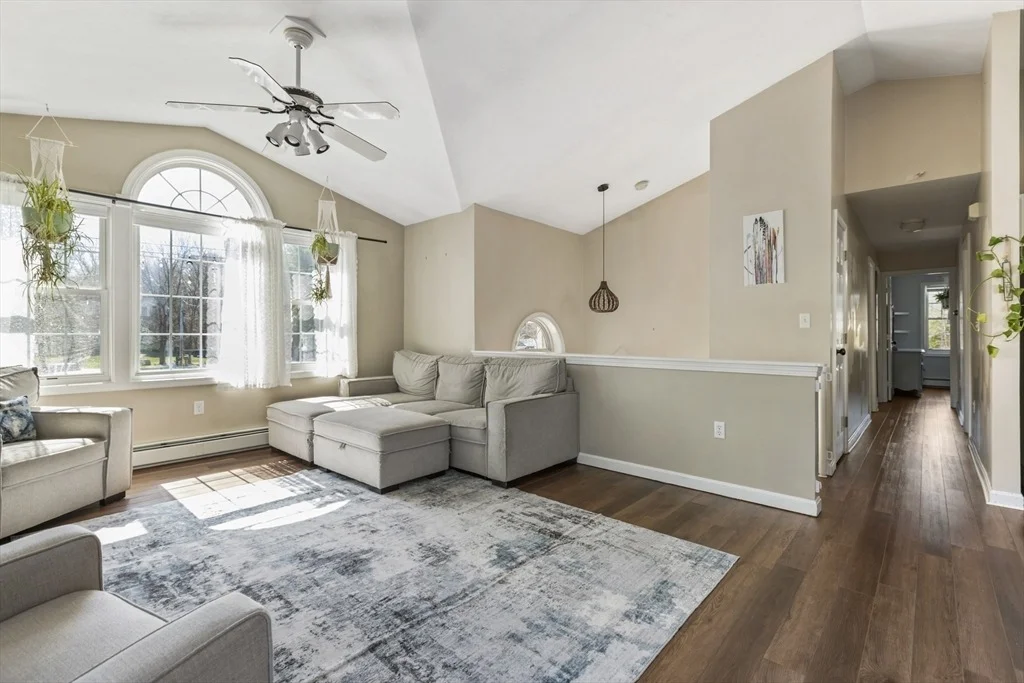Photo of 18 Forestview Dr