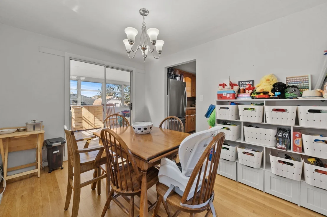 Photo of 18 Thompson Ln