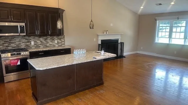 Photo of 34 Carpenter Ave