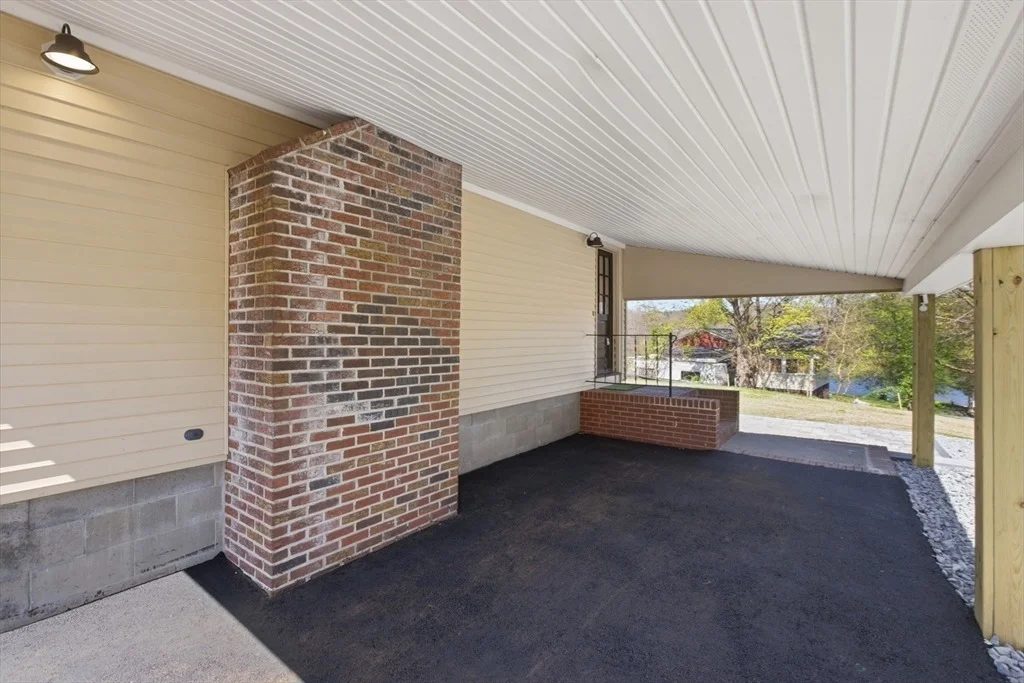 Photo of 671 Nashua Rd