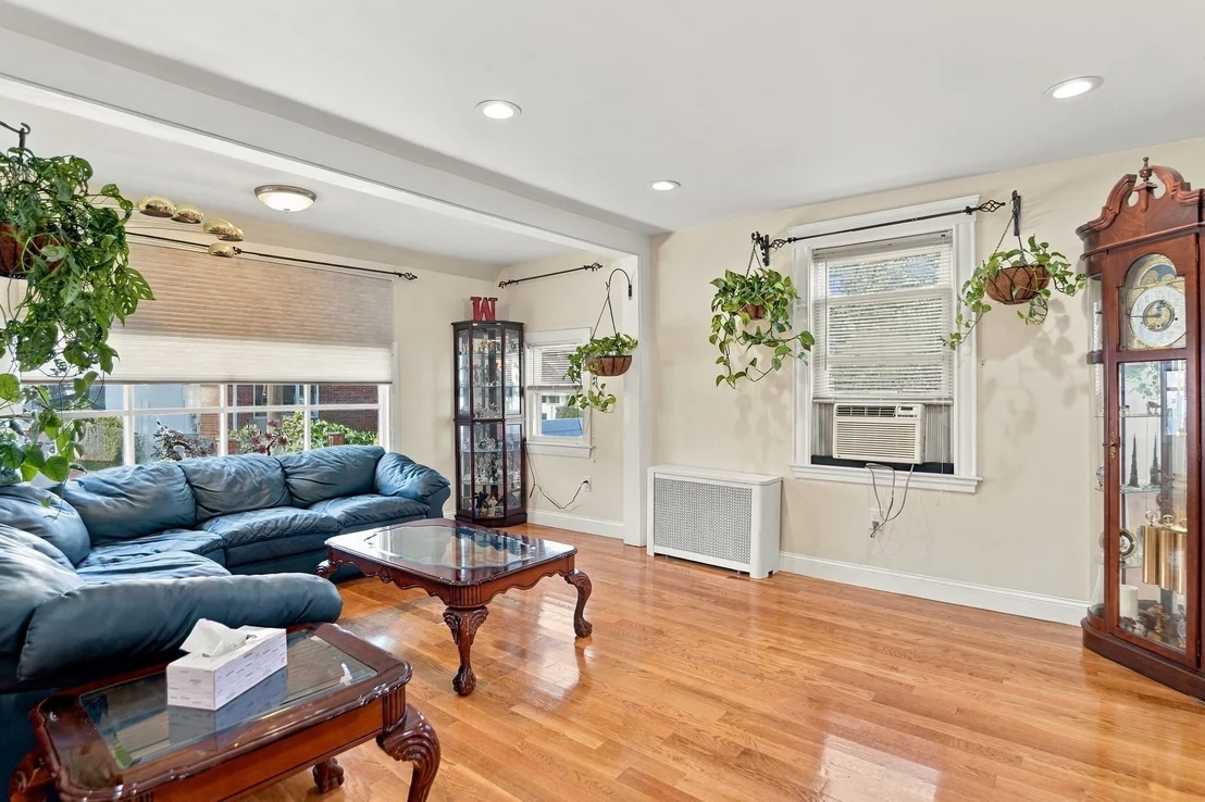 Photo of 7 Geneva Avenue